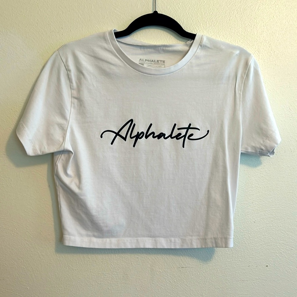 ALPHALETE Lifestyle Fit Short sleeve Crop Top Tshirt